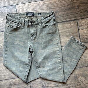 Lucky Brand women’s faded camouflage cropped jean